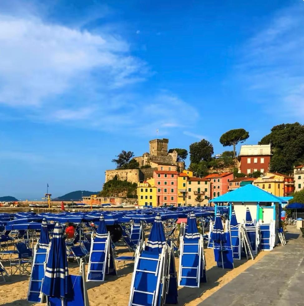 La Camera A Due Passi Dal Mare San Terenzo Eksteriør billede